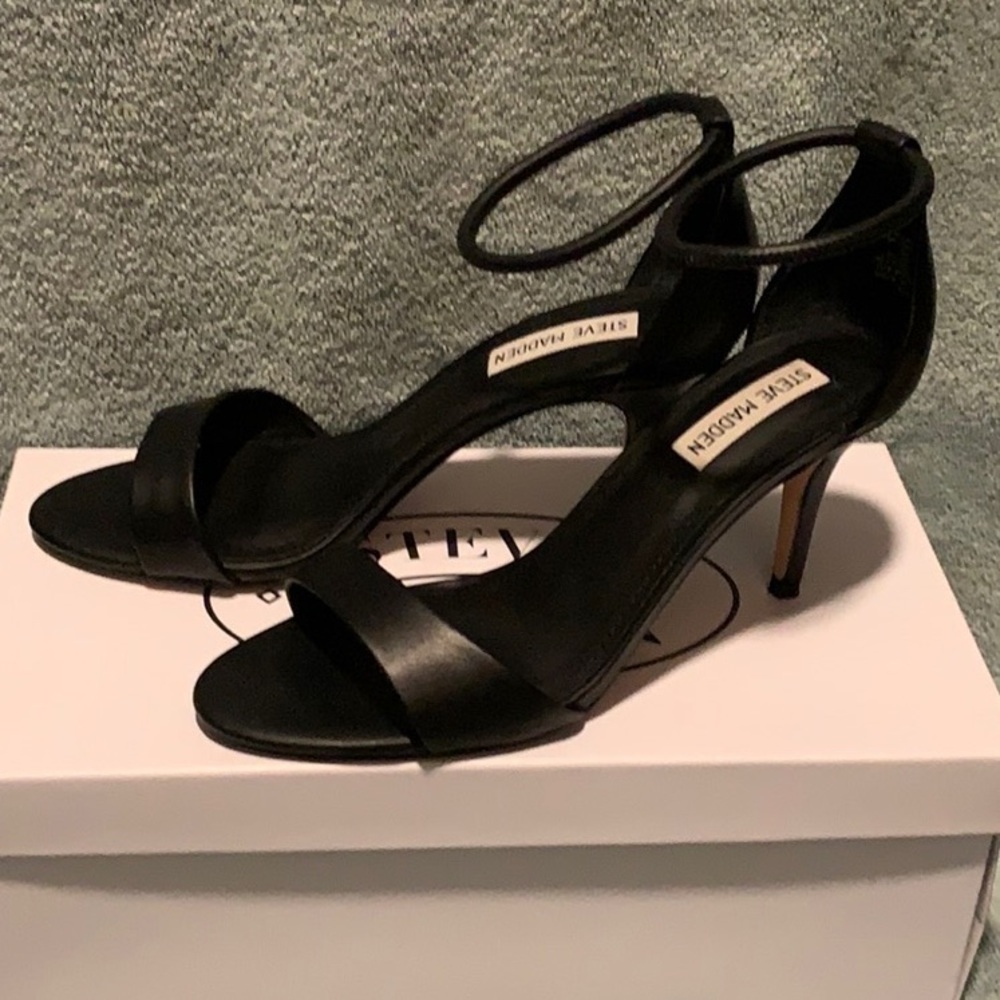 Strap sandal
